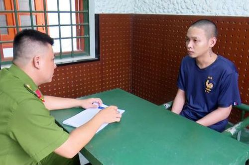 Thanh niên nổi nóng đâm bạn trọng thương vì đang ngồi nhậu thì bị yêu cầu nghỉ
