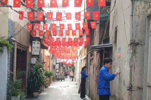'Ăn cơm nhà vác tù và' trong thời đại số