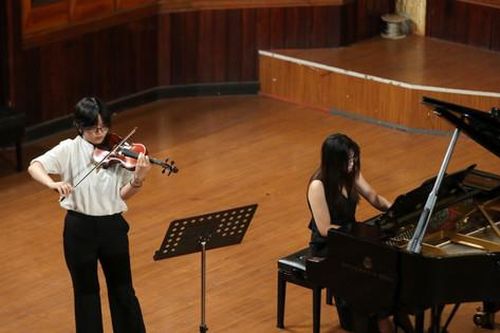 Cầu nối đưa âm nhạc và lòng nhân ái đến gần hơn với cộng đồng