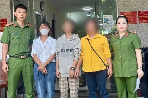 Bé gái trốn mẹ lên Hà Nội tìm việc vì nghe lời dụ dỗ qua mạng
