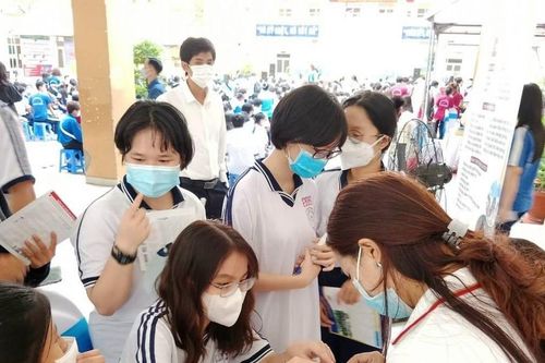 Khi trường tư cạnh tranh với trường công