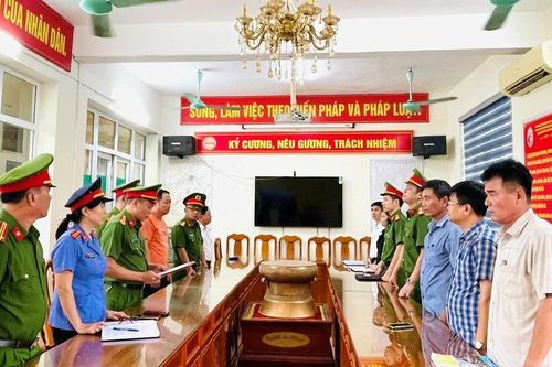 Bắt Bí thư chi bộ bán đất nghĩa trang