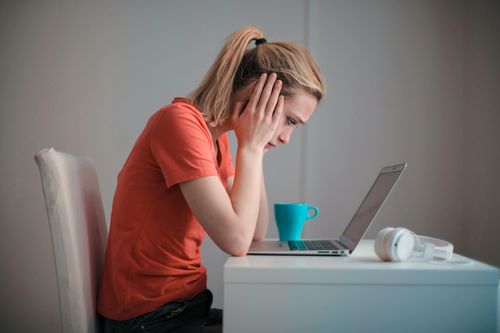 Làm thế nào để chữa lành nỗi hổ thẹn độc hại?