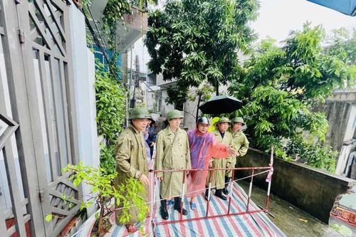 Mưa lớn kéo dài, Quảng Ninh di dời nhiều hộ dân tại nơi bị sạt