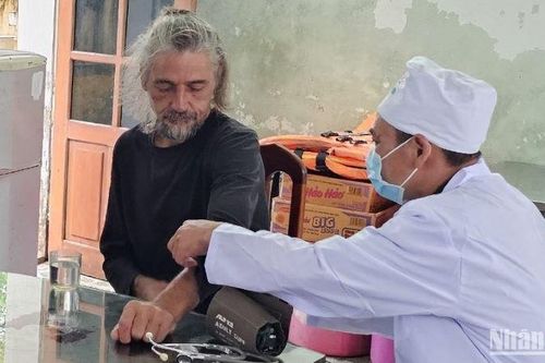 Phát hiện người đàn ông quốc tịch Nga trôi dạt tại bãi triều ven biển tỉnh Thái Bình