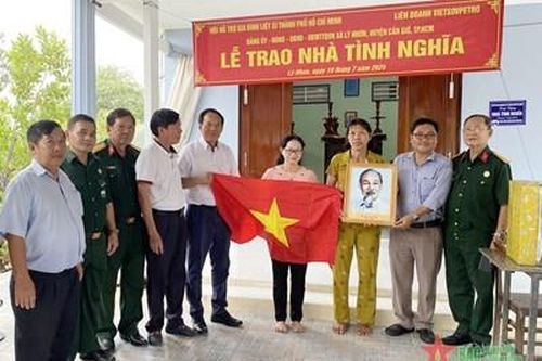 Cầu nối tri ân