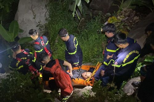 Tây Ninh: Cứu hộ 4 du khách bị lạc đường ở núi Bà Đen