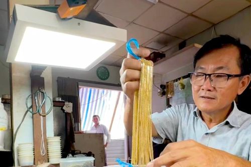 Níu giữ nghề kim hoàn