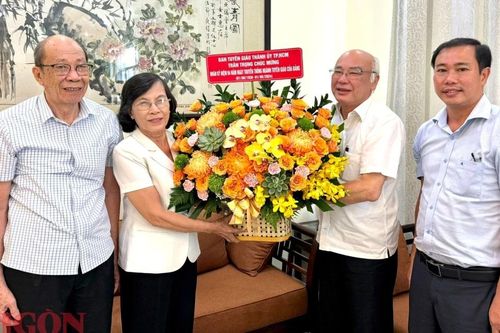 Lãnh đạo TPHCM thăm, chúc mừng nhân Ngày truyền thống Tuyên giáo