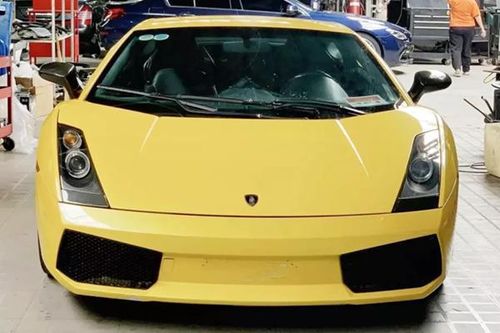 Bò già Lamborghini Gallardo 20 năm tuổi được thợ Việt 'bổ máy, hồi sinh'
