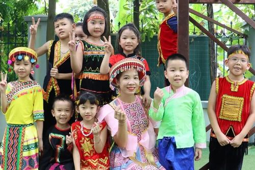 Trường tiên tiến, chất lượng cao: Áp lực ôn luyện