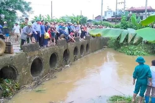Nước lũ cuốn trôi, một người dân thiệt mạng