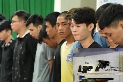 60 người mang hung khí đập phá quán cà phê ở TP. HCM