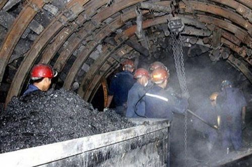 Thủ tướng giao Phó Thủ tướng Trần Lưu Quang đến hiện trường chỉ đạo khắc phục vụ sập hầm lò