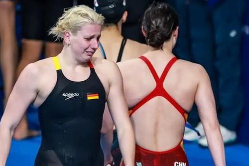 VĐV bơi tuyển Đức khóc vì hụt huy chương Olympic, ám chỉ đối thủ dùng doping