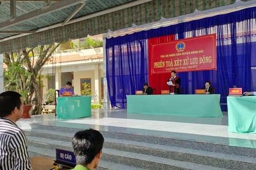Hai thanh niên lĩnh án tù vì trộm 6 con chó