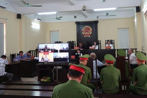 Lĩnh án 12 năm tù vì lừa đảo chiếm đoạt tài sản