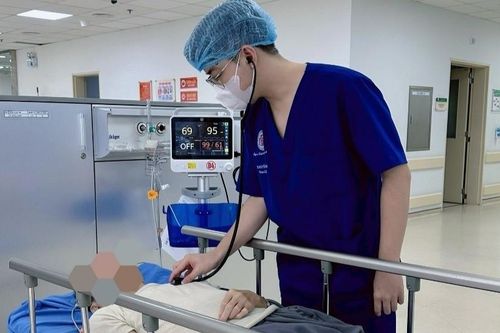 Bất ngờ phải đi viện cấp cứu ngay sau khi nhổ răng