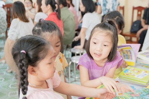 Để đến mẫu giáo mới dạy con đọc sách là quá muộn