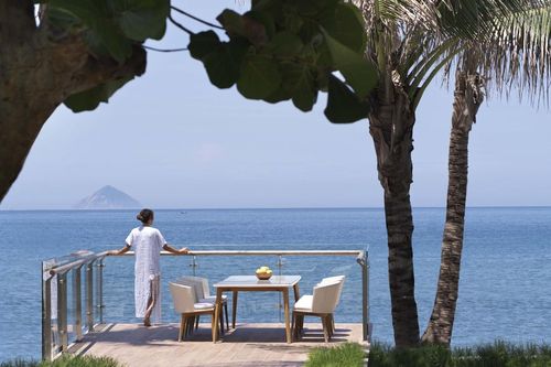Truyền thông quốc tế dành 'cơn mưa' lời khen cho Gran Melía Nha Trang