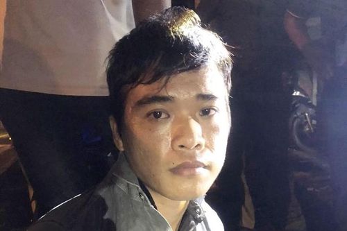 Chạy xe máy một mình đêm khuya, người phụ nữ bị khống chế cướp tài sản