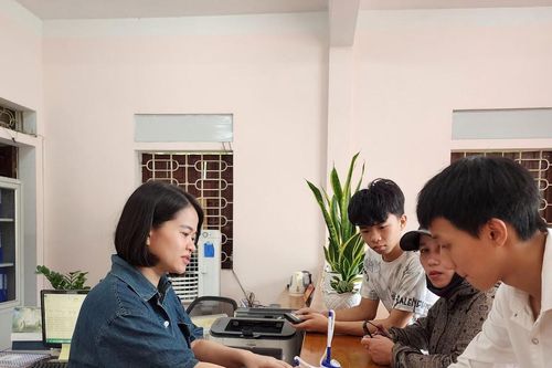 Học sinh không đậu lớp 10 công lập vội vàng tìm trường, tìm lớp