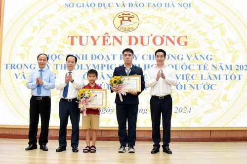 Hà Nội: Tuyên dương học sinh xuất sắc, có hành động đẹp