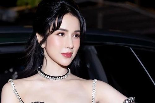 Chân dung người đẹp thể hiện đẳng cấp khi rút ''hầu bao' mua đồng hồ 2 tỷ