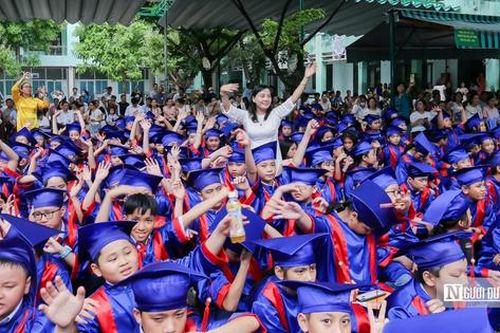 Đà Nẵng miễn học phí cho học sinh, người dân phấn khởi trước quyết sách nhân văn