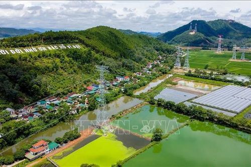 Đường dây 500kV mạch 3 trên đường 'về đích' - Bài 2: Mặt bằng đợi người thi công