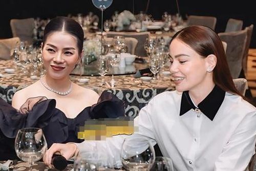 Hồ Ngọc Hà - Lệ Quyên chăm 'đắp vàng' lên mặt để duy trì tuổi xuân