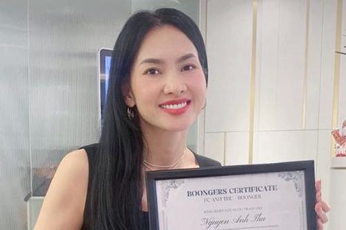 Siêu mẫu Anh Thư nhận danh hiệu lạ