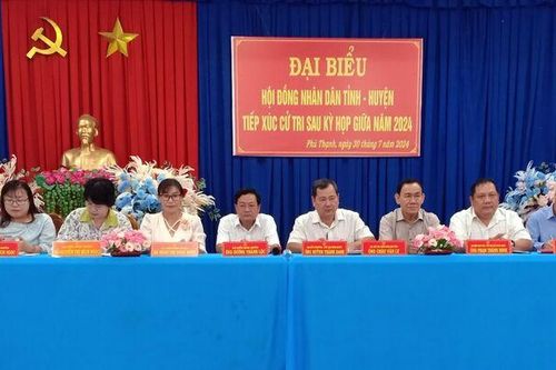 Đại biểu HĐND tỉnh An Giang và huyện Phú Tân tiếp xúc cử tri sau kỳ họp giữa năm