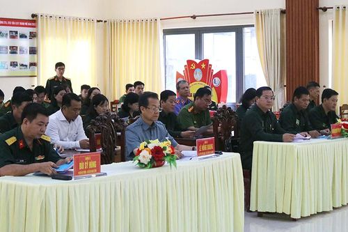 Hợp luyện diễn tập khu vực phòng thủ TP. Long Xuyên năm 2024
