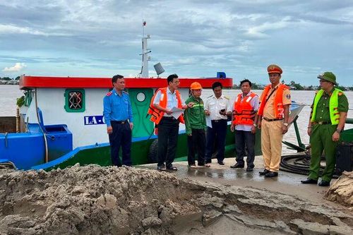 An Giang kiểm tra hoạt động khai thác, vận chuyển, kinh doanh cát sông