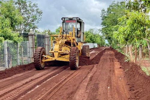 Ia Phí quan tâm đầu tư xây dựng hạ tầng giao thông nông thôn