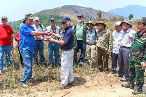 Tìm nhau từ hai chiến tuyến