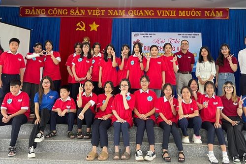 Hội thi Rung chuông vàng tiếng Anh-Cuộc đua kiến thức