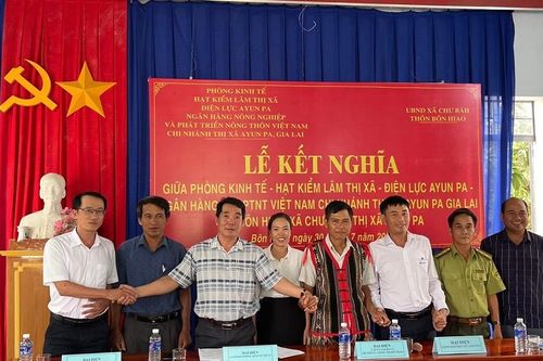 Ayun Pa: 4 cơ quan kết nghĩa với bôn Hiao