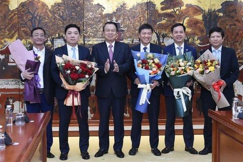 Bộ Tài chính bổ nhiệm lãnh đạo tại các Vụ, Cục