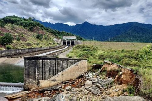 Nhiều hồ đập thủy lợi xuống cấp, tiềm ẩn nguy cơ mất an toàn