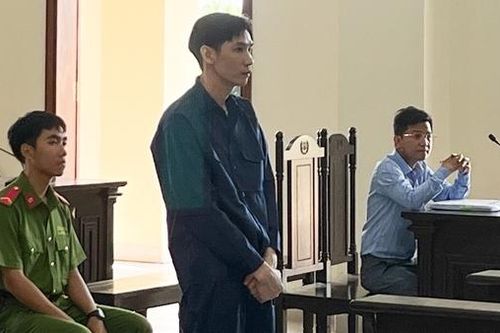 Quản lý kho chiếm đoạt 1.890 lọ thuốc tân dược bán ra ngoài