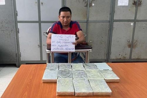 Đường dây vận chuyển 13 bánh heroin được khám phá như thế nào?
