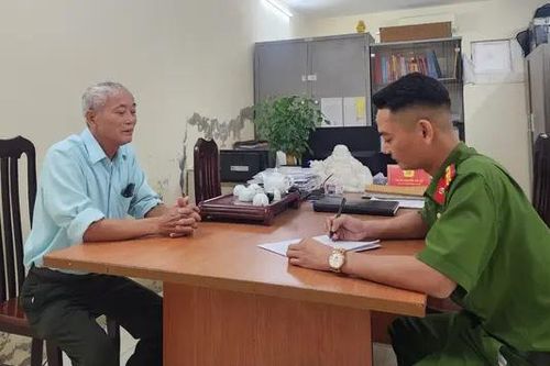 Khởi tố trưởng thôn bán đất nghĩa trang trái thẩm quyền