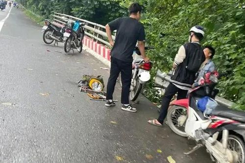 Xác minh thông tin hàng chục xe máy bị 'dính' đinh