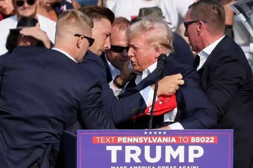 FBI chuẩn bị lấy lời khai ông Trump sau vụ ám sát hụt