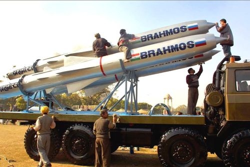 Philippines mua tên lửa BrahMos là lãng phí?
