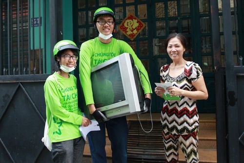 Nhóm tình nguyện viên 10 năm miệt mài thu gom hơn 140 tấn rác điện tử