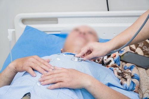 Người đàn ông 60 tuổi ở Phú Thọ bất ngờ suy thận cấp do say nắng, nóng