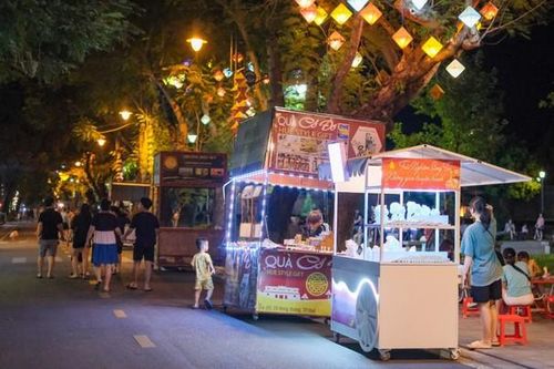 'Đánh thức' phố đêm bên di tích Huế với nhiều điểm check in đẹp long lanh sau thời gian dài vắng lặng